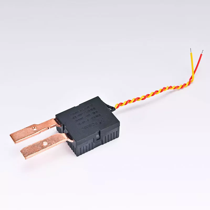 Trojfázové 7P koľajnicové západkové relé Trojfázové 7P koľajnicové západkové relé